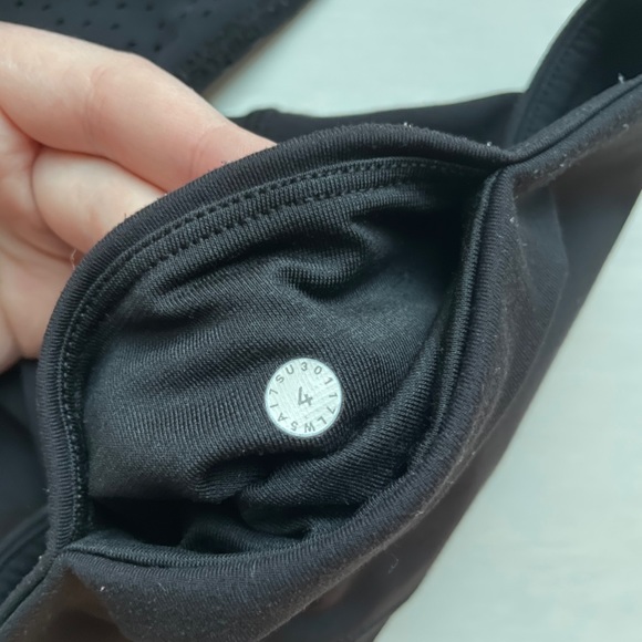 Lululemon 7/8 Perforated Leggings - Picture 8 of 8